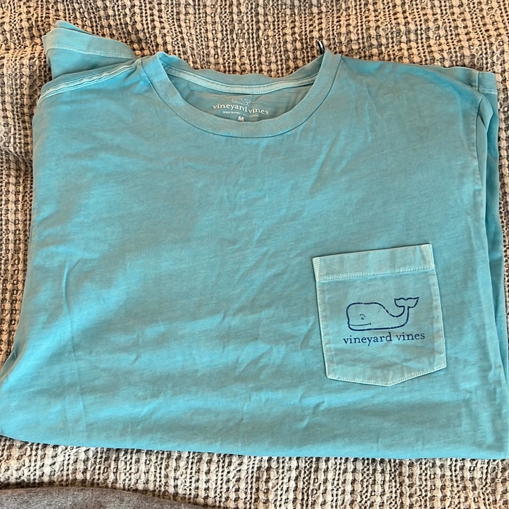NWT Vineyard vines light blue t shirt